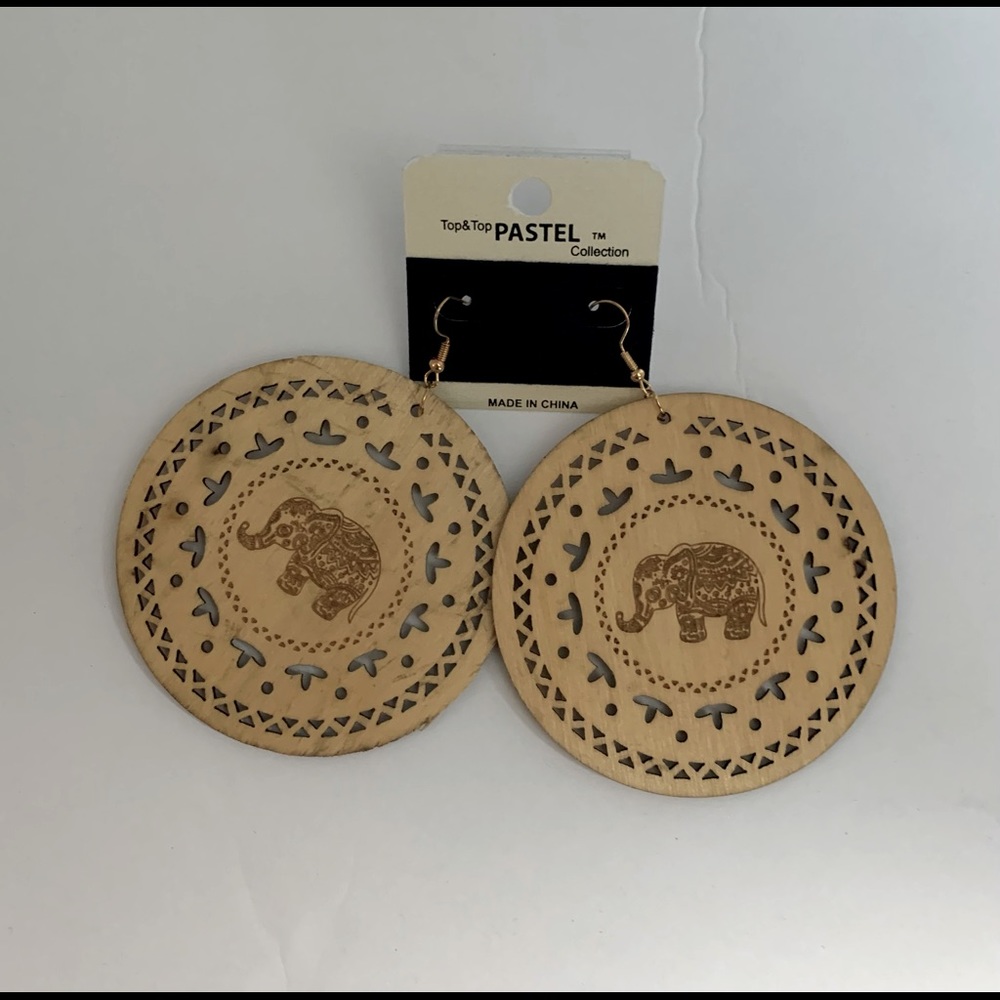 All natural wooden earrings . Made by Pastel. - Picture 2 of 2